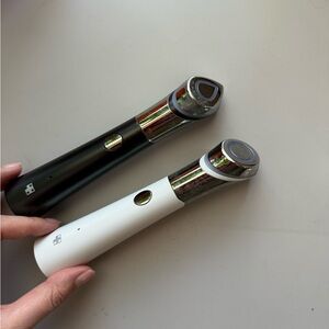 Medicube Air Shot device and Age-R Booster